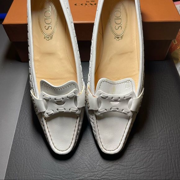 Vintage Tods Driving Loafer - Picture 2 of 14